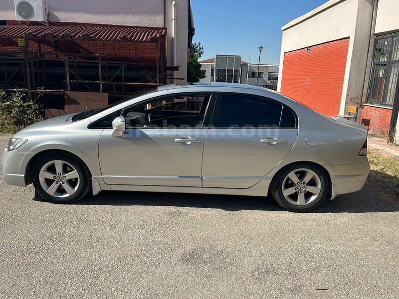 Öğretim Görevlisinden Honda Civic 1.6i VTEC Elegance 2007 Model 5