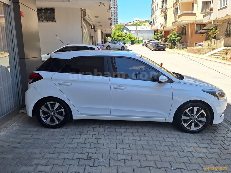Sorunsuz... Otomatik... 2017 Hyundai İ20 1.4 MPI Style... 4