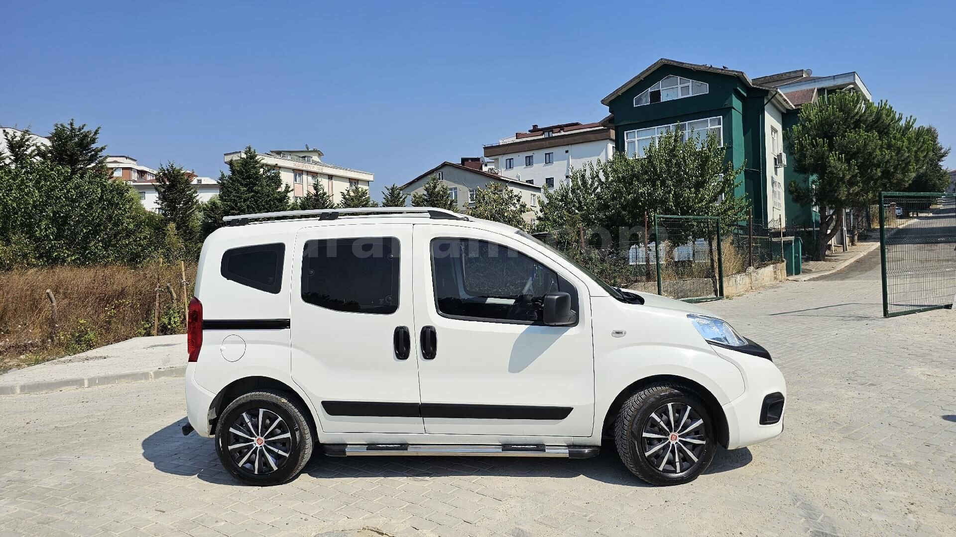 Sahibinden Fiat Fiorino Combi 1.3 Multijet Pop 2022 Model 62.000 KM Beyaz 1