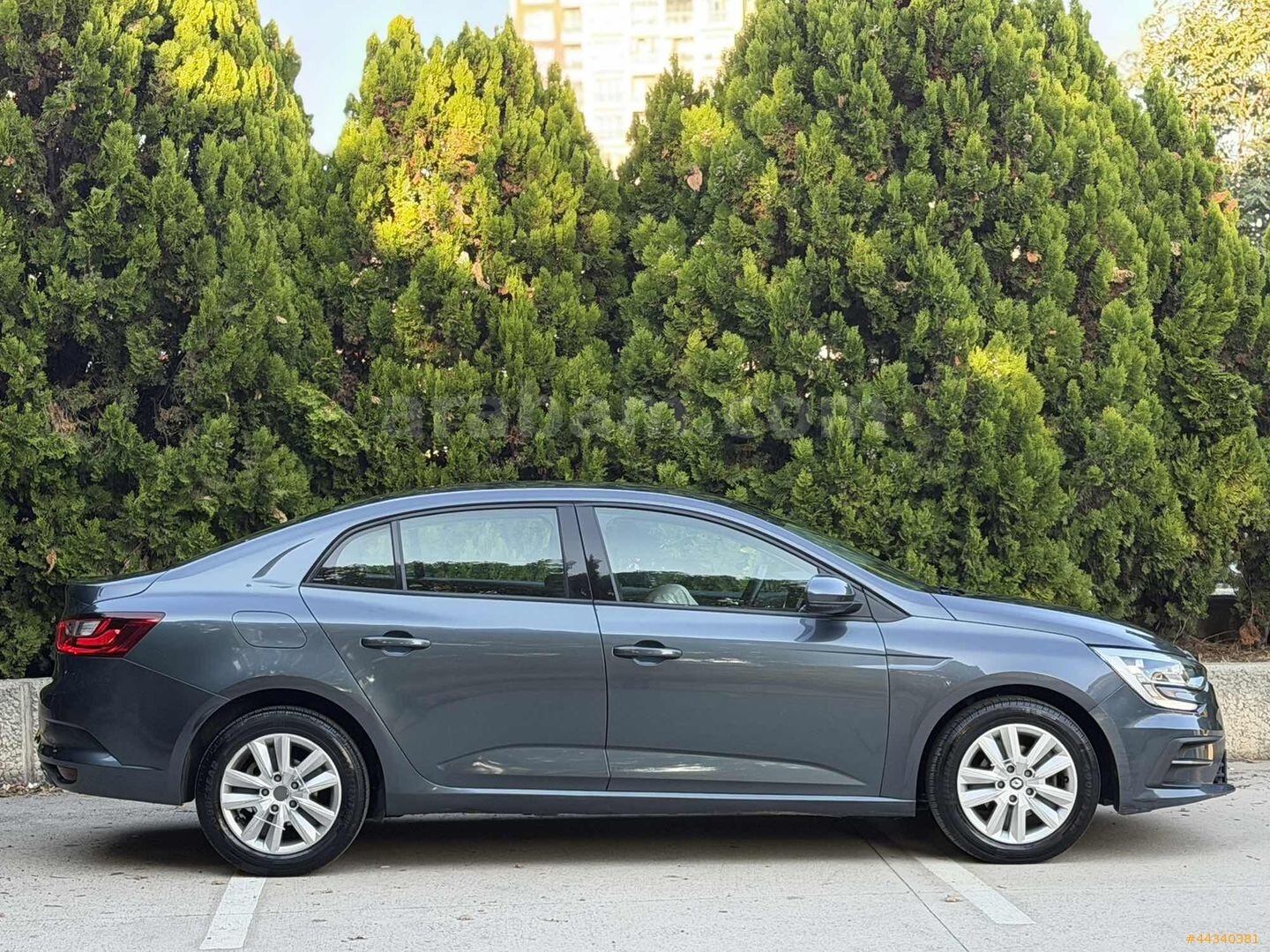 İLK ELDEN 2024 MEGANE 1.3 TCE TOUCH EDC BENZİN 140 HP 12.100 KM 7