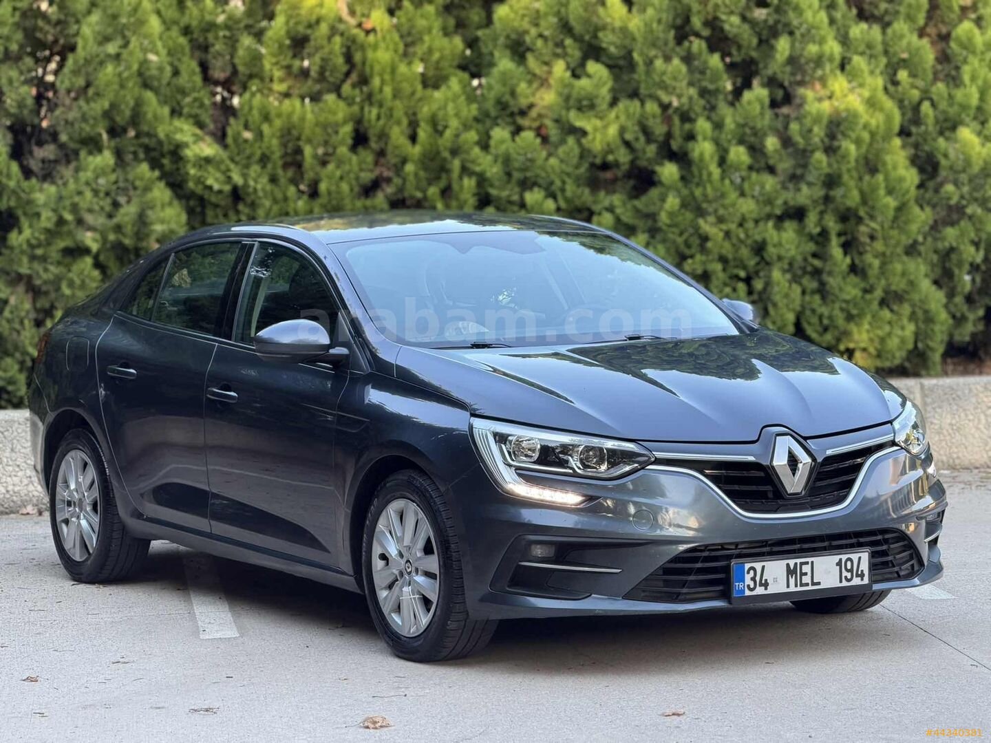 İLK ELDEN 2024 MEGANE 1.3 TCE TOUCH EDC BENZİN 140 HP 12.100 KM 1