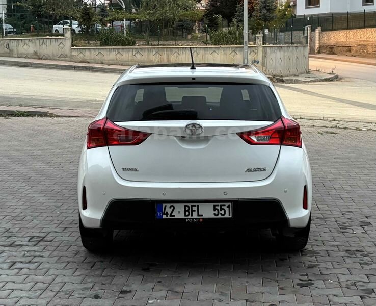 ACİL SATILIK 2016 MODEL TOYOTA AURİS 1.4-4D CAM TAVAN 90 BİNDE 6