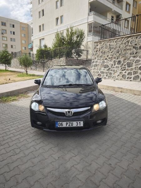 Sahibinden Honda Civic 1.6i VTEC Premium 2011 Model 1
