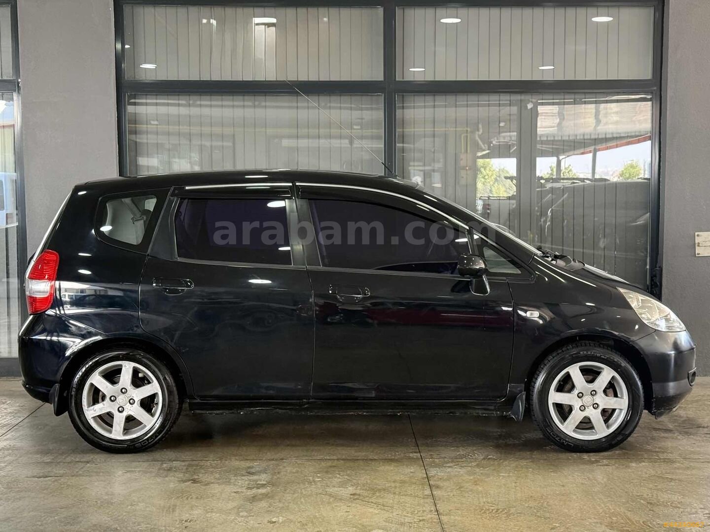 HONDA JAZZ 1.4 ES SUNROOF 4 EMSALSİZ TEMİZLİKTE 7