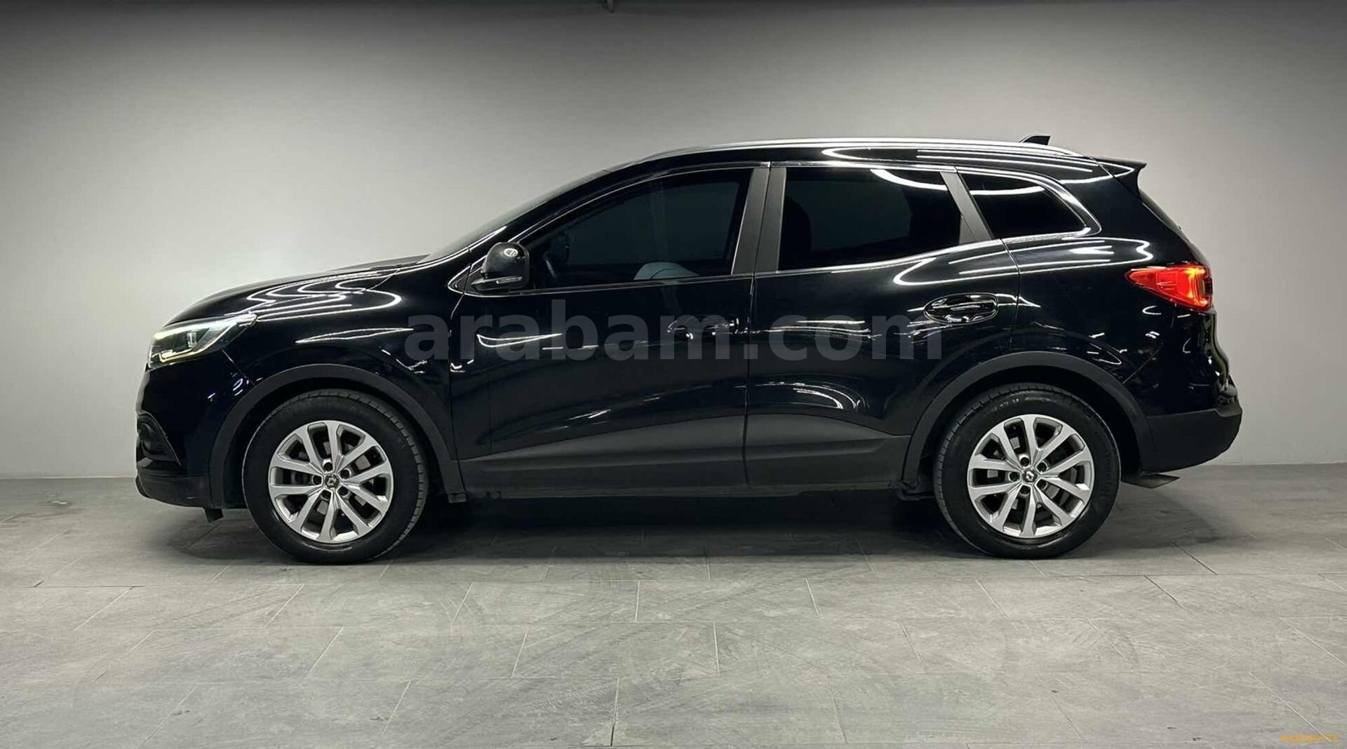 "ULTRAUTO" 2020 RENAULT KADJAR 1,3TCE TOUCH ROOF 116,000KM 4