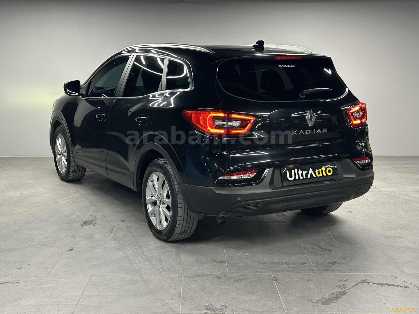 "ULTRAUTO" 2020 RENAULT KADJAR 1,3TCE TOUCH ROOF 116,000KM 6