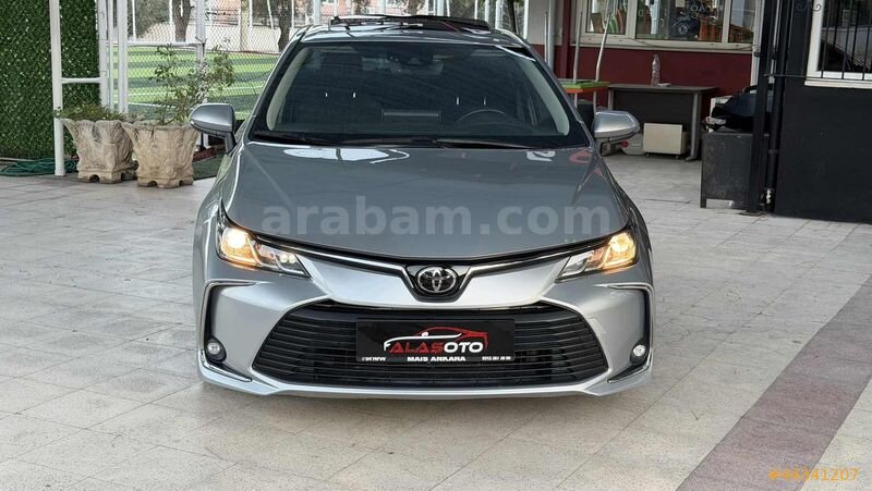 ALAŞ OTODAN TERTEMİZ SUNROOFLU COROLLA 2