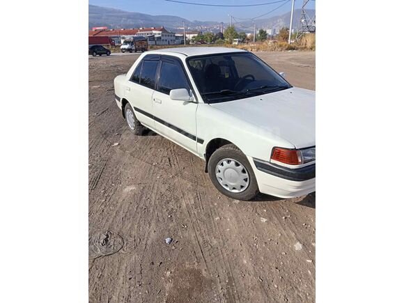 Galeriden Mazda 323 1.6 GLX 1997 Model Kütahya 320.000 KM Beyaz