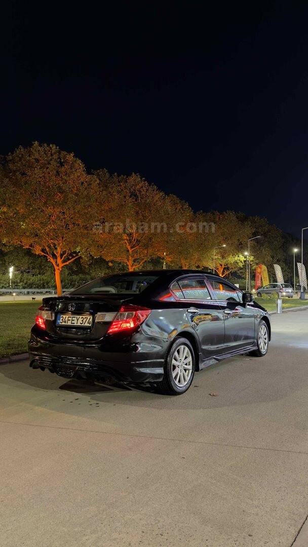 Sahibinden Honda Civic 1.6i VTEC Eco Elegance 2012 Model Kocaeli 278.000 KM Siyah 1