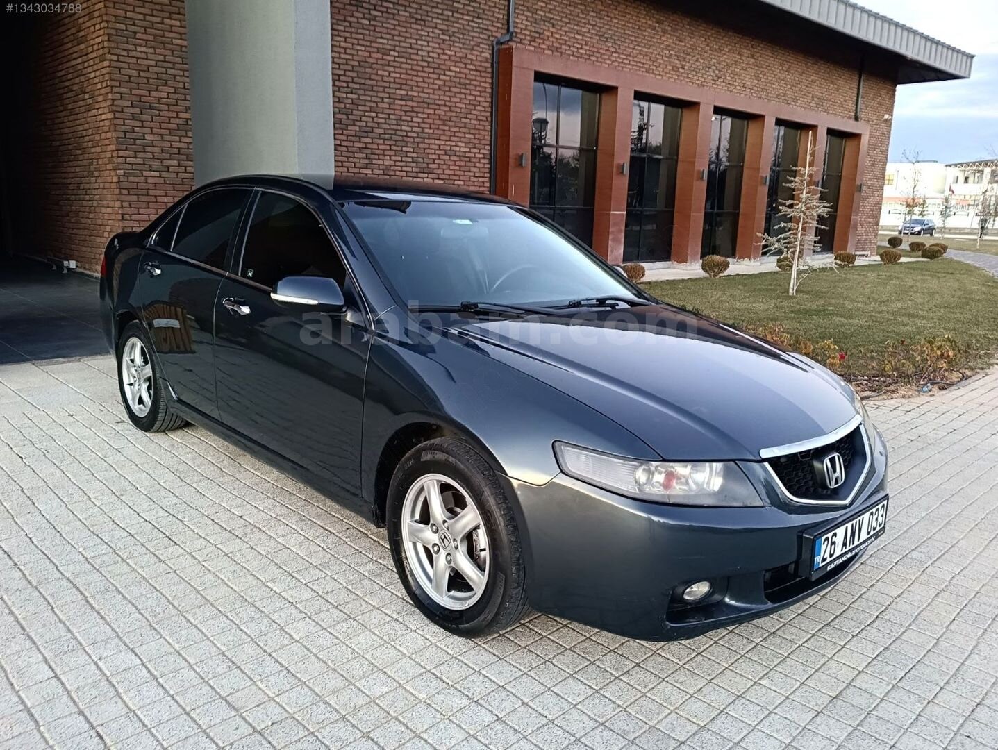 Galeriden Honda Accord 2.0 Sport 2004 Model Eskişehir 240.000 KM Gri 6