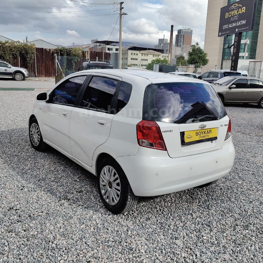 Galeriden Chevrolet Aveo 1.2 SE 2006 Model İzmir 209.000 KM Beyaz 4