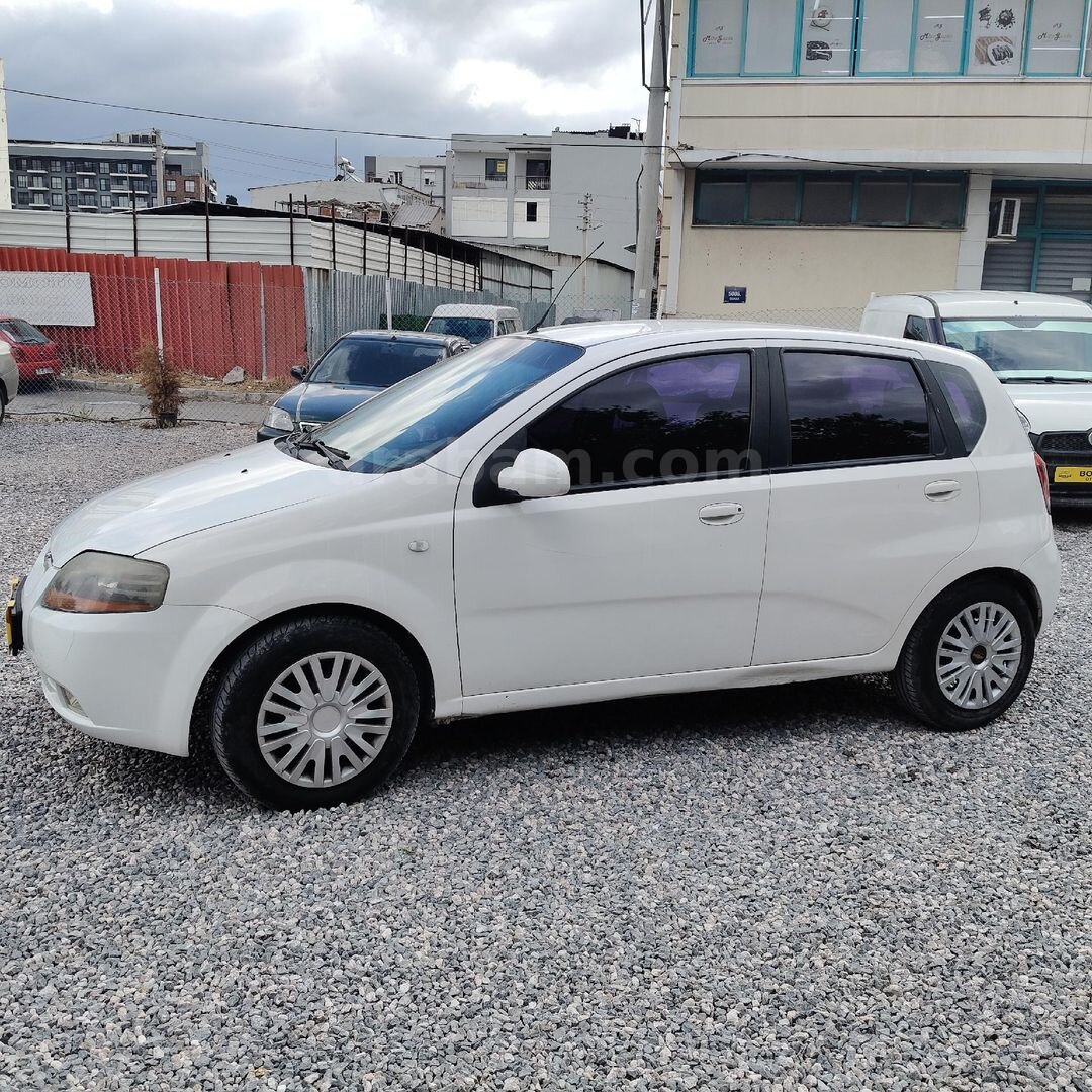 Galeriden Chevrolet Aveo 1.2 SE 2006 Model İzmir 209.000 KM Beyaz 2