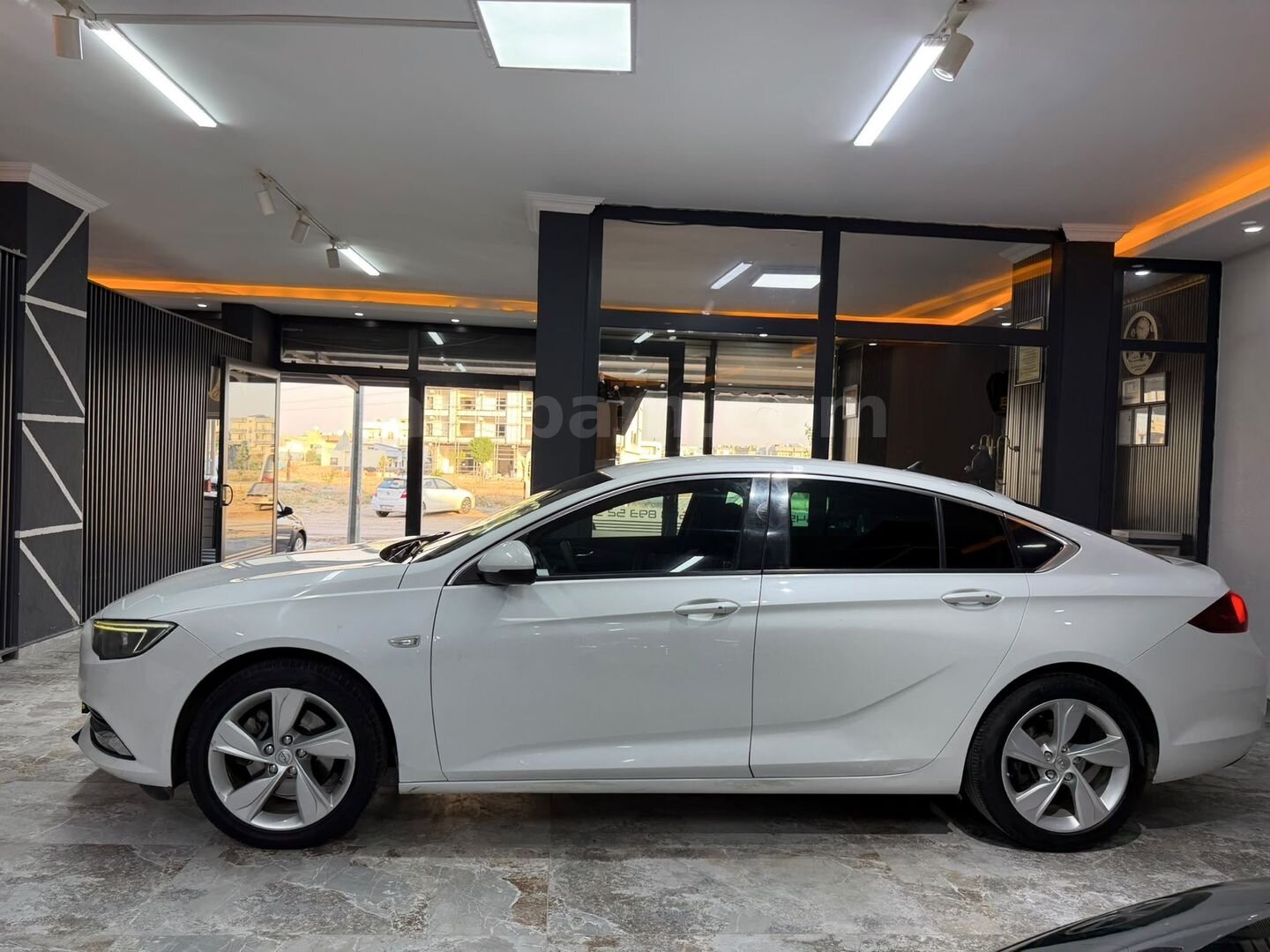 Sahibinden Opel Insignia 1.6 CDTI Design 2017 Model Şırnak 238.000 KM Beyaz 4