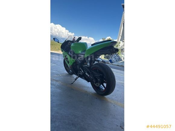 Galeriden Kawasaki Ninja ZX 6R 2005 Model Antalya 61.599 KM Yeşil