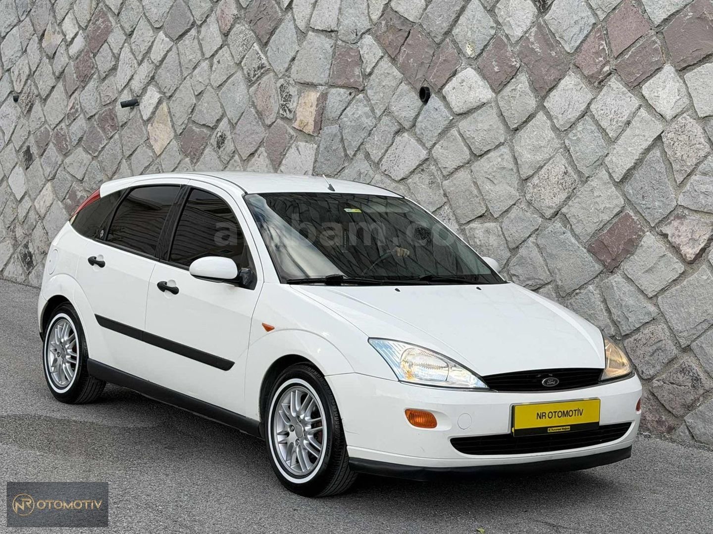 Galeriden Ford Focus 1.6 Ghia 2000 Model Ankara 206.000 KM Beyaz