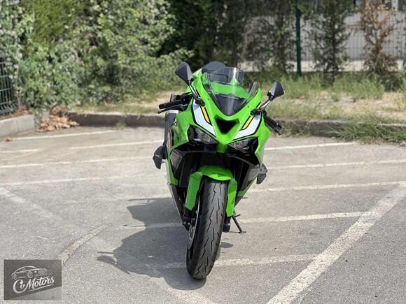 Galeriden Kawasaki Ninja ZX 6R 2025 Model Bursa 6.001 KM Yeşil