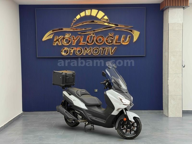 Parmanentoyページ Galeriden SYM Joymax Z Plus 250 2023 Model Tokat 6.002 KM Beyaz