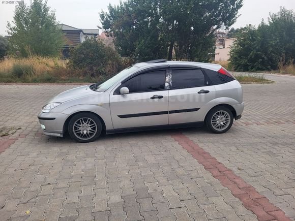 Galeriden Ford Focus 1.6 Ghia 2000 Model Nevşehir 402.000 KM Gri