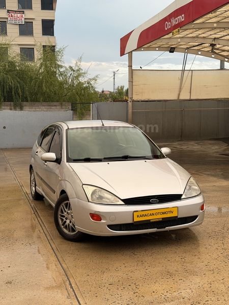 Galeriden Ford Focus 1.6 Ghia 2000 Model Van 340.000 KM Gri