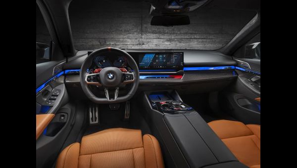 BMW M Serisi M5 xDrive PHEV
