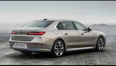 BMW i7