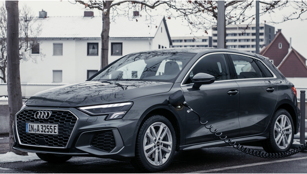 audi_a3_sportback_40_tfsi_e_s_line_42_049303bf0f600a74.jpg