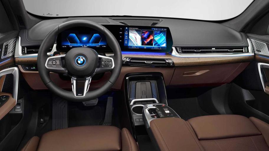 BMW iX1