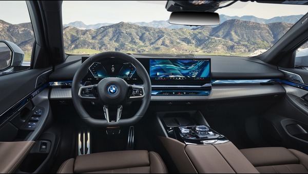 BMW i5 Sedan