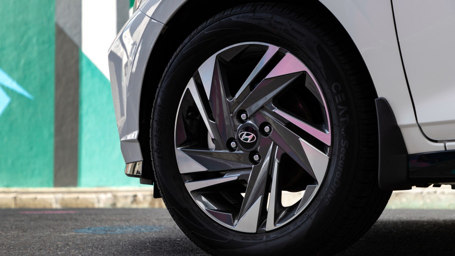 hyundai_i20_376.jpg hyundai_i20_376.jpg
