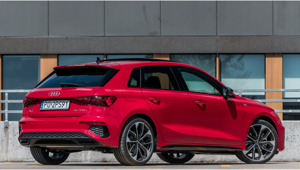 audi_a3_sportback_35_tfsi_s_line_92_00ec00a10a2f072f.jpg