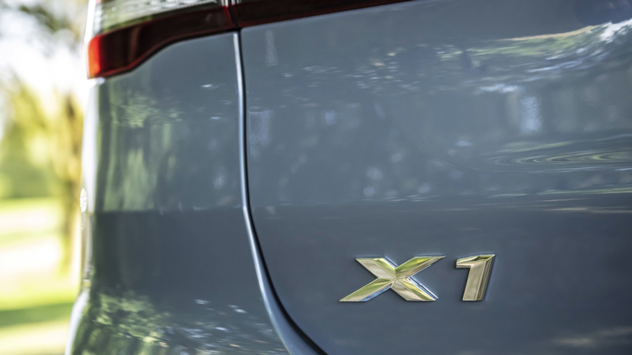 bmw_x1_xdrive25d_xline_243.jpg