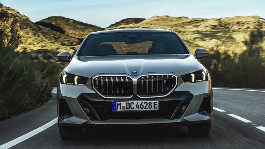 BMW i5 Sedan