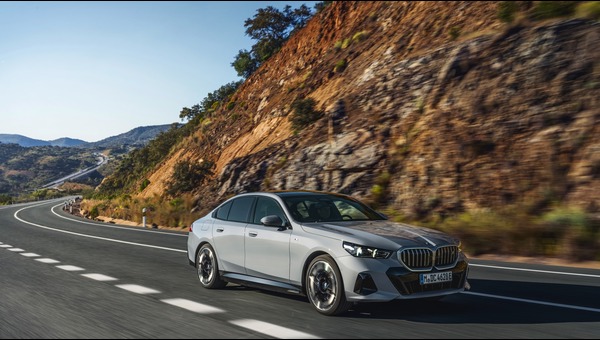 BMW i5 Sedan
