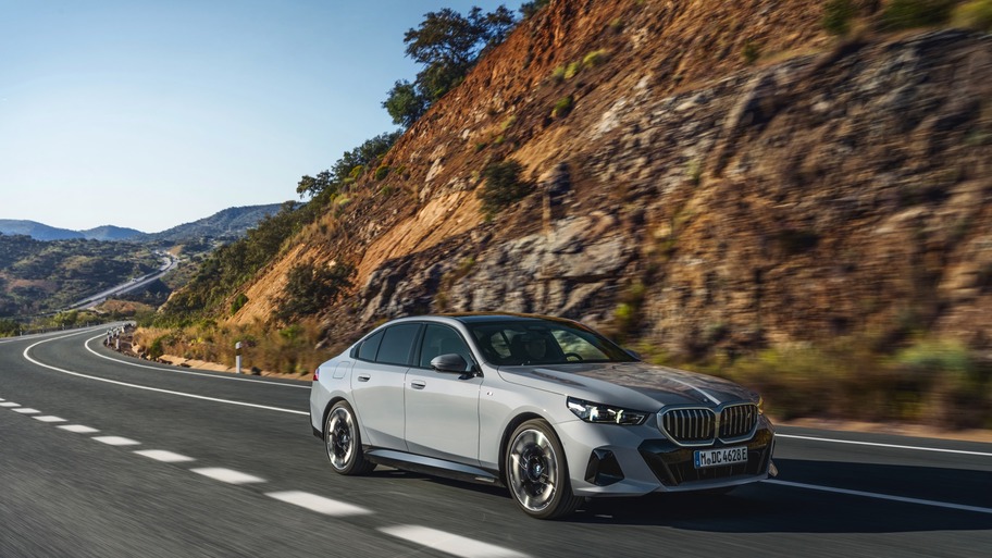 BMW i5 Sedan
