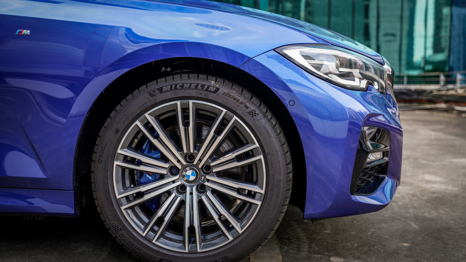 bmw_330e_m_sport_892.jpg
