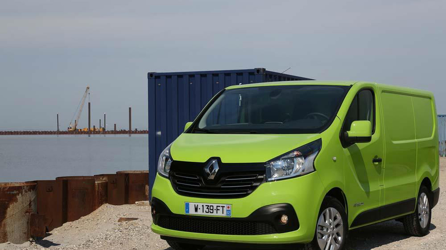 renault-trafic-panelvan (7).jpg
