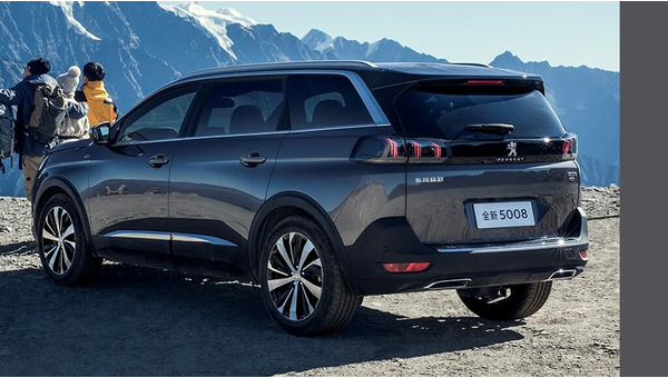 peugeot_5008_gt_622_03a1013903b60277.jpg