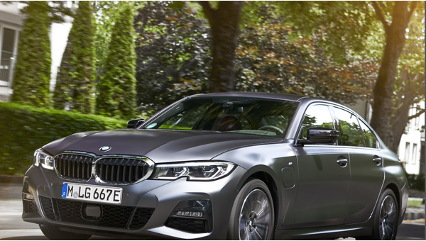 bmw_330e_m_sport_85_04f7031910860c6d.jpg