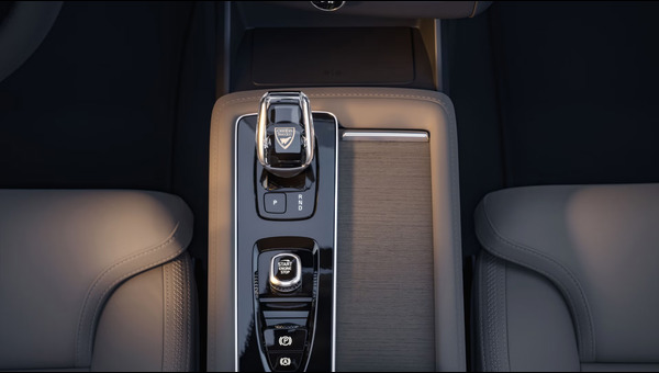 Volvo XC 90 iç görünüm vites