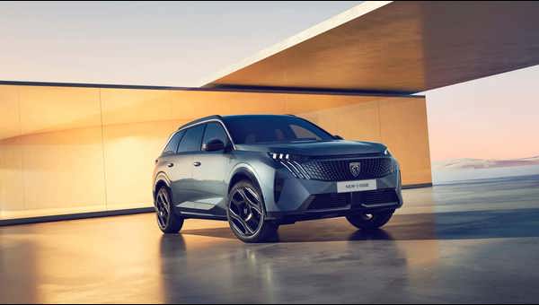Peugeot e-5008
