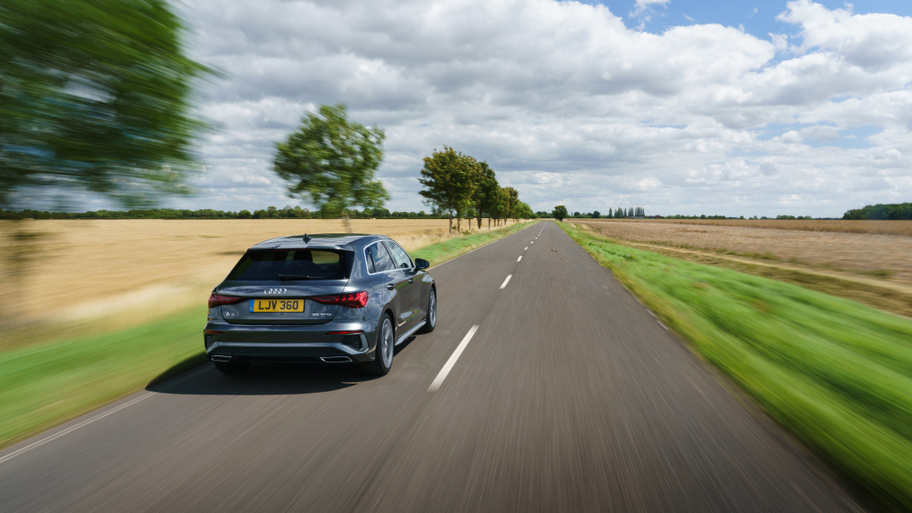 audi_a3_sportback_35_tfsi_s_line_660.jpg