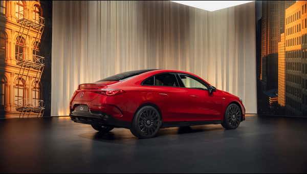 Mercedes-Benz CLA Serisi Sedan
