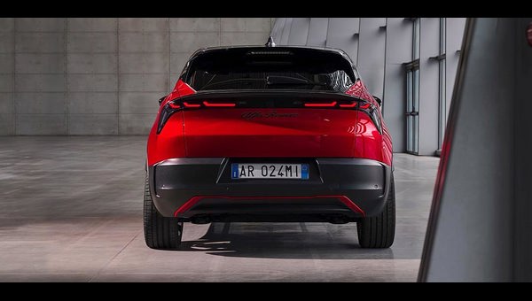 Alfa Romeo Junior Dış Arka