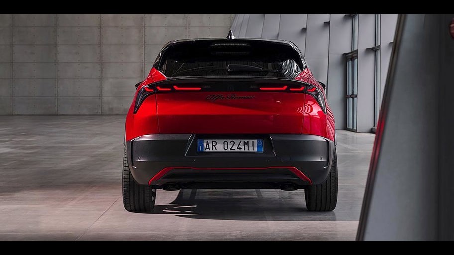 Alfa Romeo Junior Dış Arka