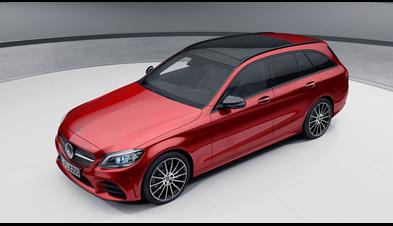 4 kapaklı bir kompakt sedan olan Mercedes-Benz C Serisi, 1982 yılından bu yana Mercedes-Benz W201 modelinin yerine üretiliyor.  C Serisi, E, SL ve S serilerinin altında yerini alıyordu. Daha sonraki yıllarda Mercedes-Benz markasını üst seviyelere taşıyan modellerden biri olmayı başardı. Sedan, Coupe ve Cabriolet gövde seçenekleri ile otomobilseverlerin karşısına çıkan Mercedes-Benz C Serisi, dört valfli dizel motora sahip dünyanın ilk binek otomobili olma özelliği taşıyor.