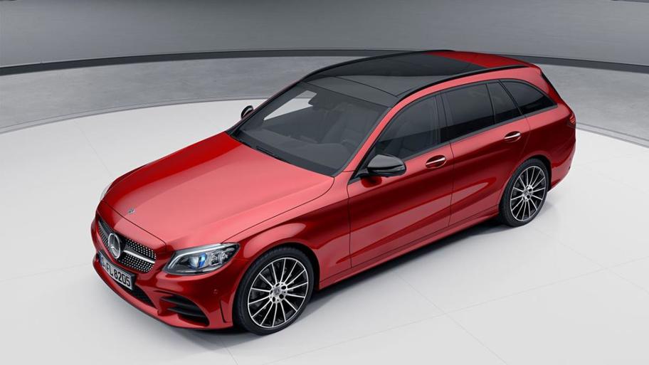 4 kapaklı bir kompakt sedan olan Mercedes-Benz C Serisi, 1982 yılından bu yana Mercedes-Benz W201 modelinin yerine üretiliyor.  C Serisi, E, SL ve S serilerinin altında yerini alıyordu. Daha sonraki yıllarda Mercedes-Benz markasını üst seviyelere taşıyan modellerden biri olmayı başardı. Sedan, Coupe ve Cabriolet gövde seçenekleri ile otomobilseverlerin karşısına çıkan Mercedes-Benz C Serisi, dört valfli dizel motora sahip dünyanın ilk binek otomobili olma özelliği taşıyor.