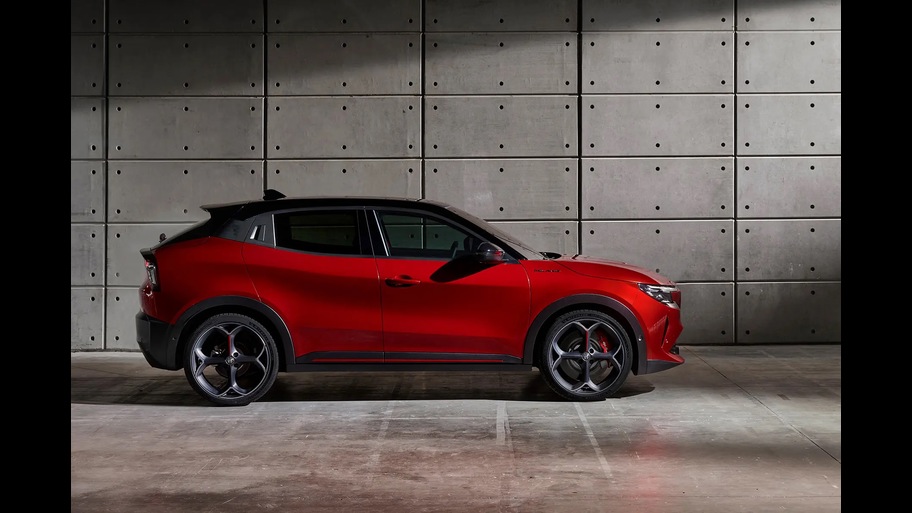Alfa Romeo Junior Dış Yan