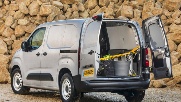 peugeot_partner_69_01d8022a0dea095d.jpg