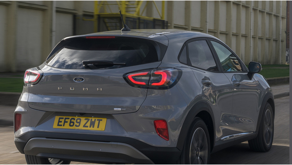 ford_puma_titanium_10_04b505290b450886.jpg