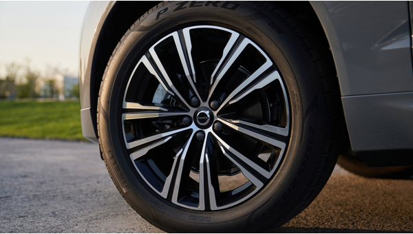 volvo_xc60_b5_awd_r-design_95.jpg